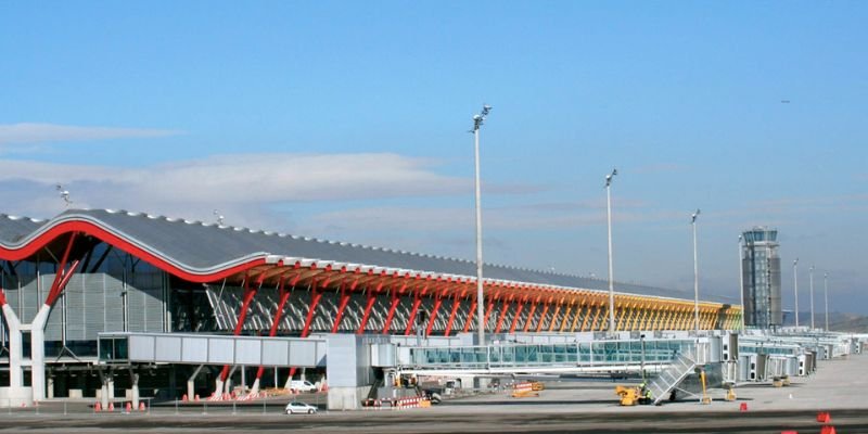 Frontier Airlines MAD Terminal – Adolfo Suárez Madrid–Barajas Airport