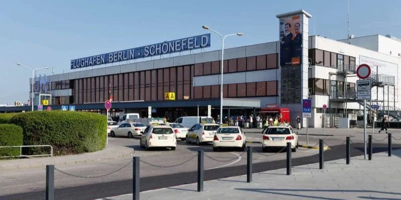 Frontier Airlines SXF Terminal – Berlin Schönefeld Airport