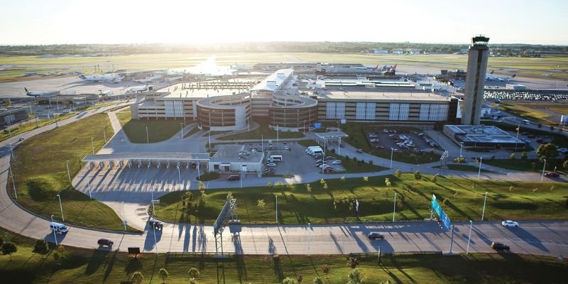 Frontier Airlines MKE Terminal – Milwaukee Mitchell International Airport