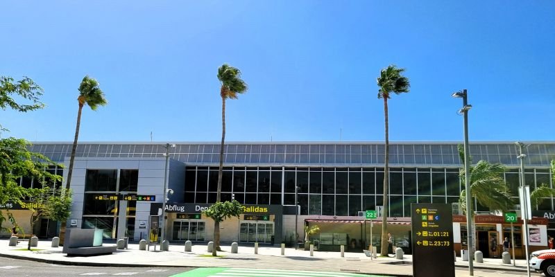 Frontier Airlines TFS Terminal – Tenerife South Airport